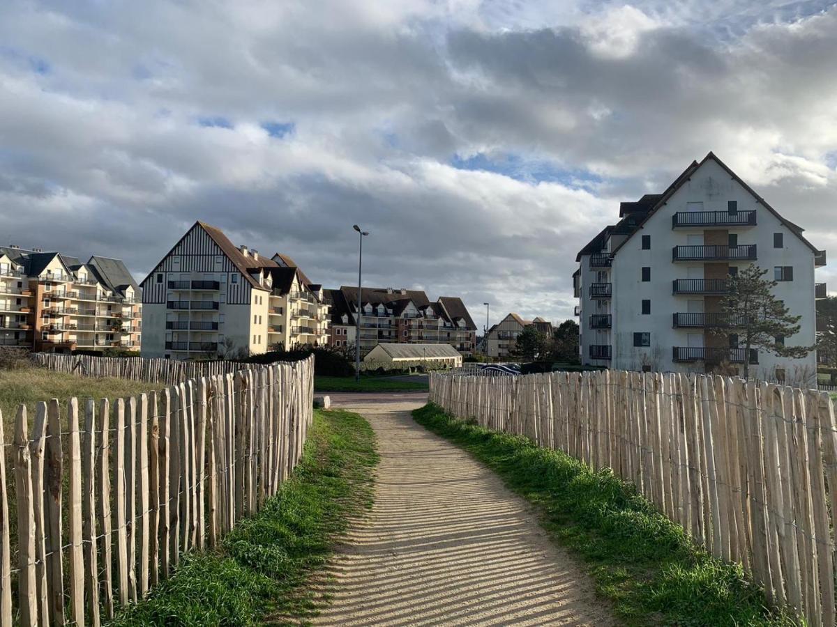 2 Pieces Acces Mer Et Thalasso Cabourg Exterior photo